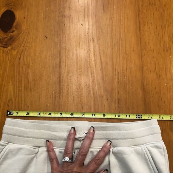 The Joni Jogger by M.M. Lafleur - Picture 7 of 10